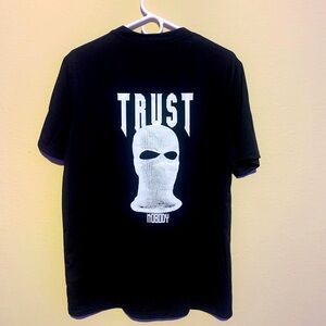 Tshirt unisex size Medium